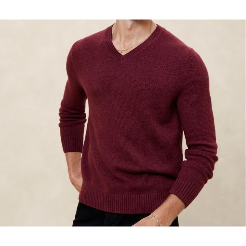 Banana Republic Men's Sweater XL‎ 100% Fine Merino Wool V-Neck Maroon Sweater
